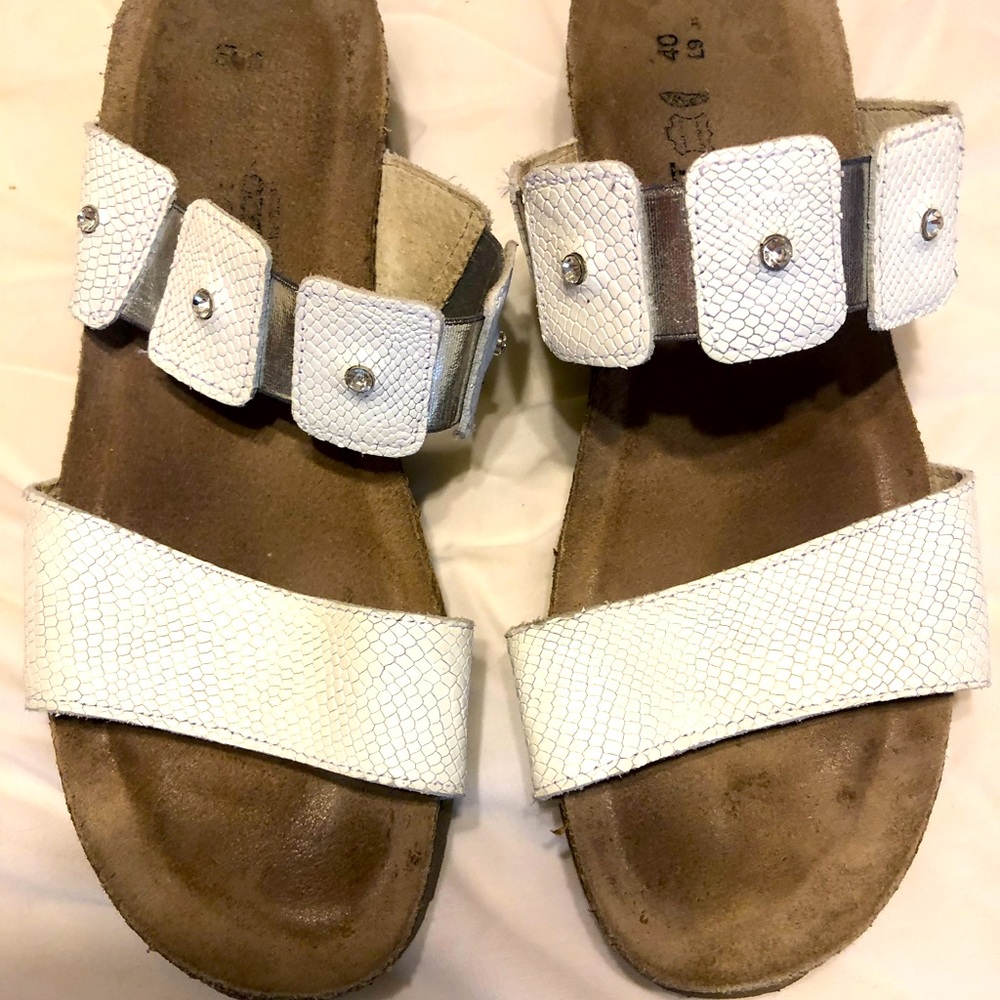 Naot White Leather Slide.  Size 40.
